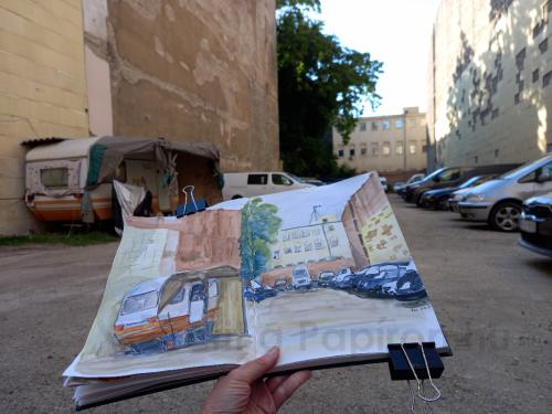 A szomszédos parkoló - Itt nálunk